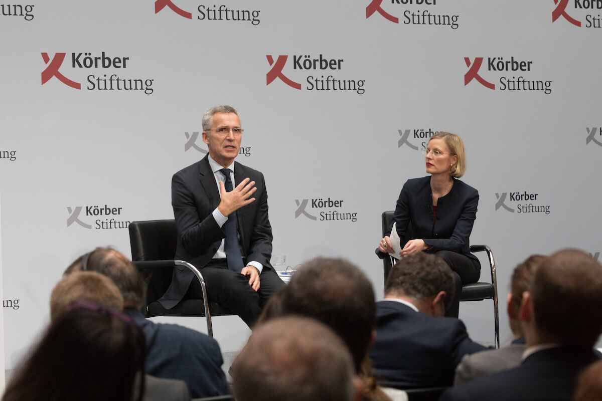 Jens Stoltenberg, NATO-Generalsekretär, im Gespräch mit Nora Müller, 2019