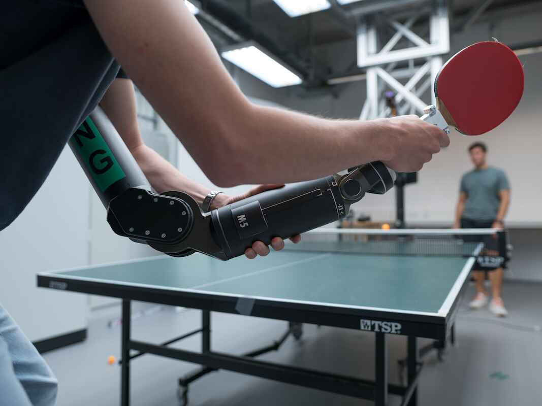 A Schölkopf team is working on a table tennis robot, which continuously improves its playing proficiency as a result of imitation and training. One day it should be able to hold its own against human players.
