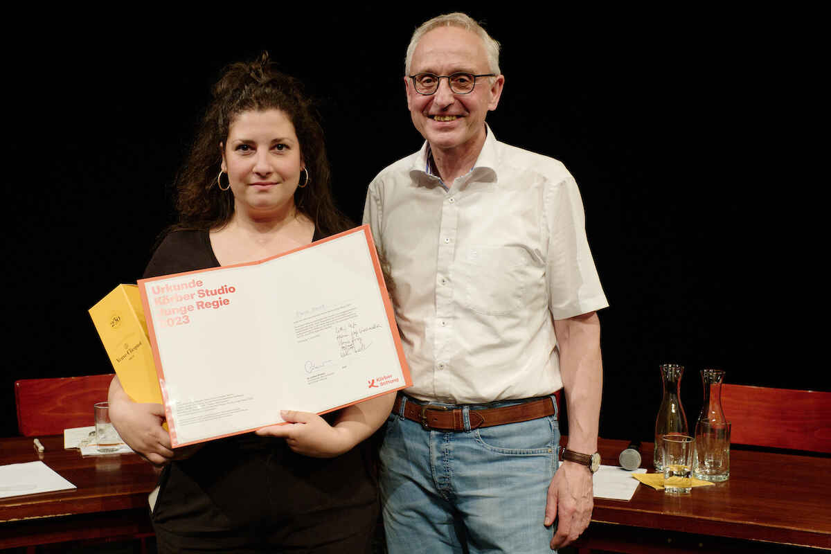 v.l. Elena Hoof (Jurypreis), Lothar Dittmer (Vorsitzender des Vorstands der Körber-Stiftung)