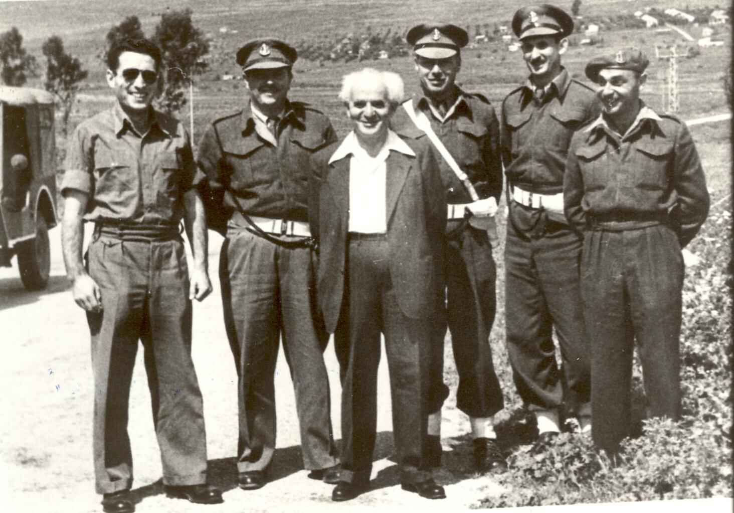 Günther Bucki als Fahrer Ben-Gurions