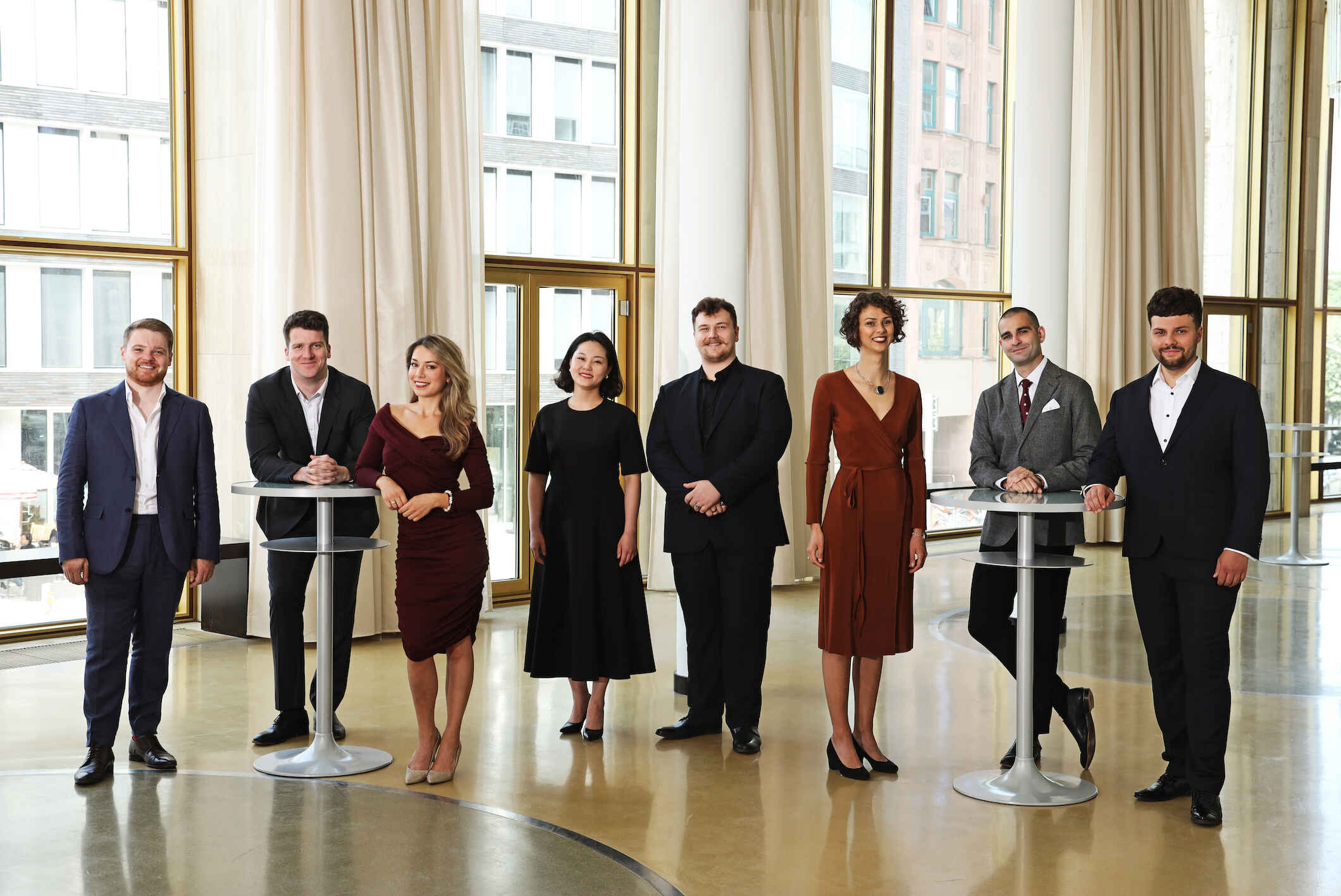 Die Teilnehmenden des Internationalen Opernstudios der Staatsoper Hamburg, Spielzeit 2022/23.