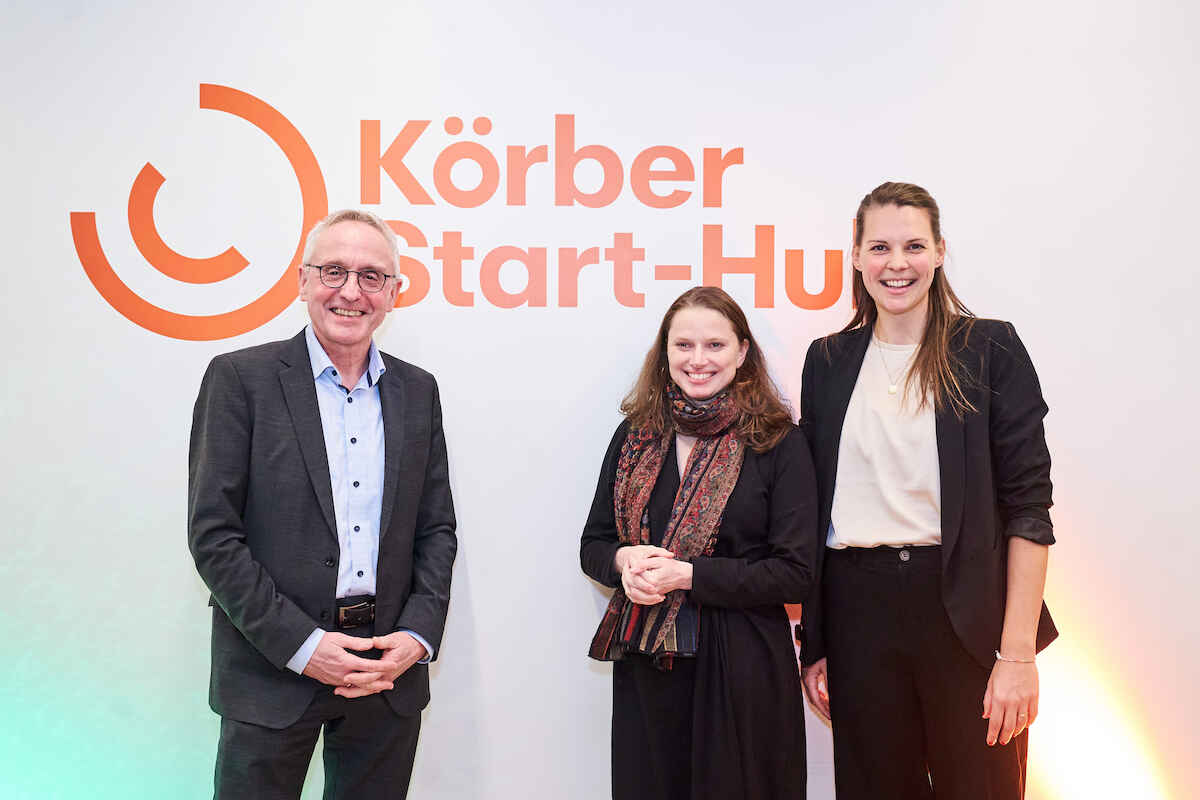 Dr. Lothar Dittmer (Vorstandsvorsitzender Körber-Stiftung), Dr. Melanie Leonhard (Wirtschaftssenatorin) und Carmen Ludwig (Leiterin des Körber Start-Hubs).